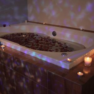 King Suite Spa Bath